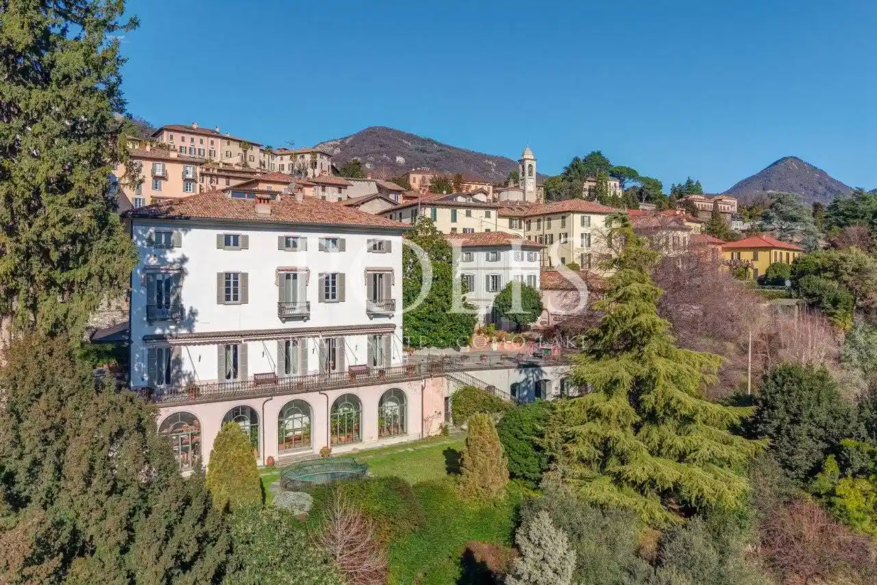 Villa in vendita a Como