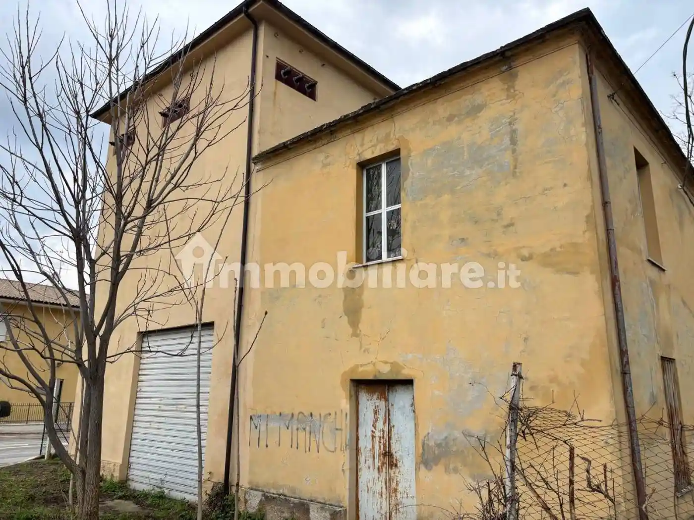 Palazzo - Edificio in vendita a Tocco da Casauria