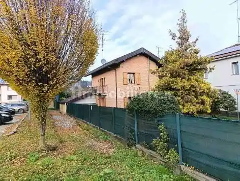 Villa in vendita a Vergiate
