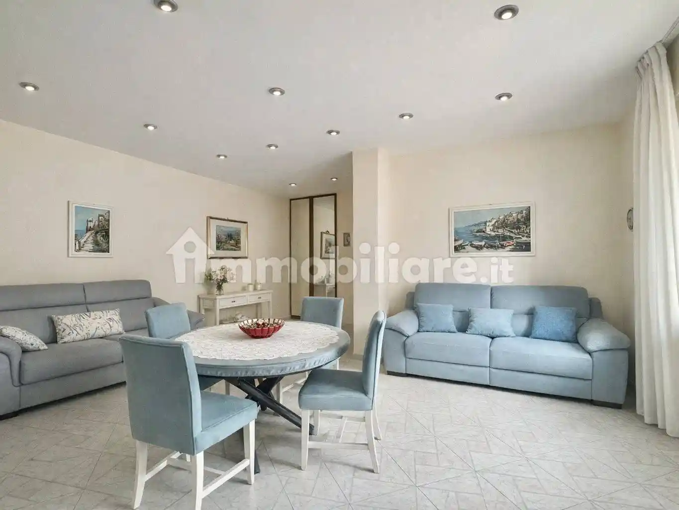 Appartamento in vendita a Napoli