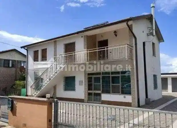 Appartamento in vendita a Jolanda di Savoia