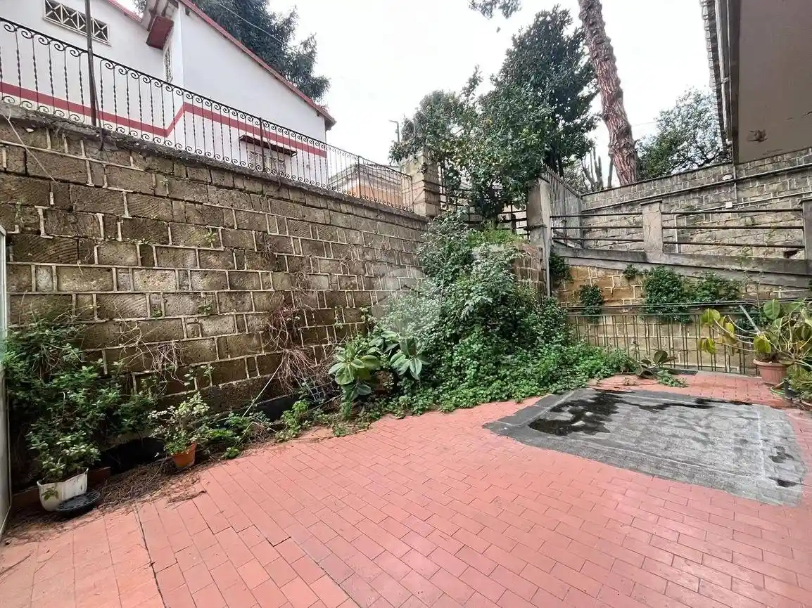 Appartamento in vendita a Napoli