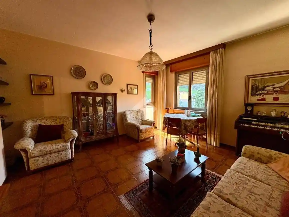 Appartamento in vendita a Cene