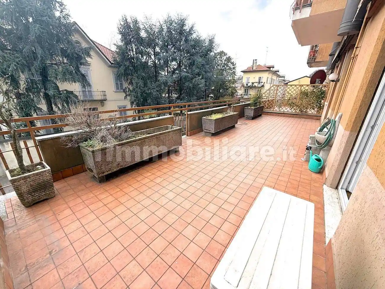 Appartamento in vendita a Villasanta