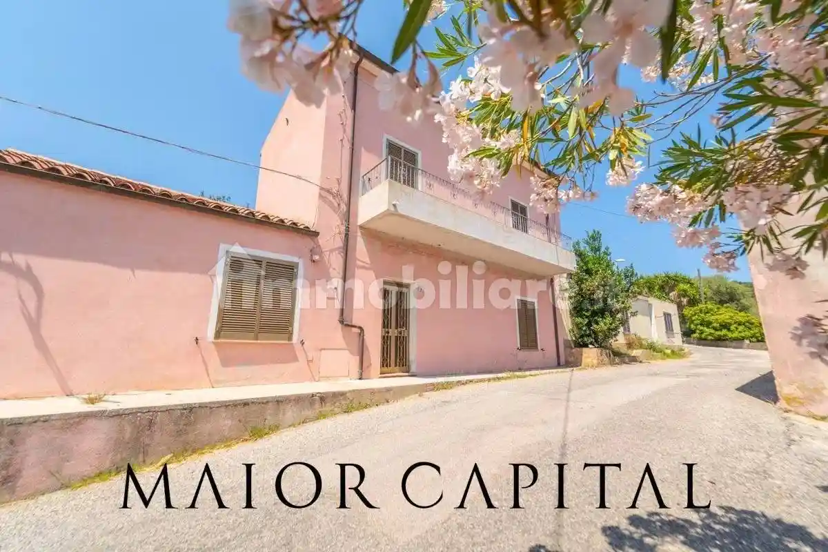 Villa in vendita a Posada