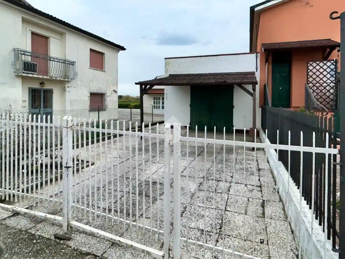 Rustico - Casale in vendita a Ferrara