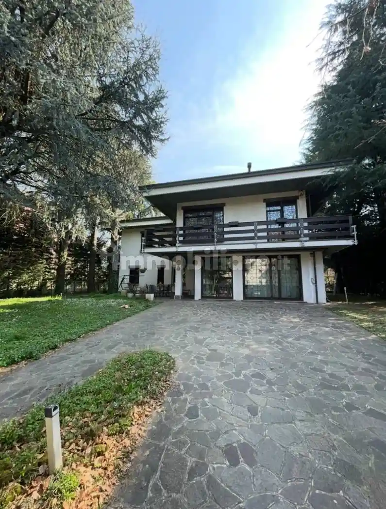 Villa in vendita a Vimercate