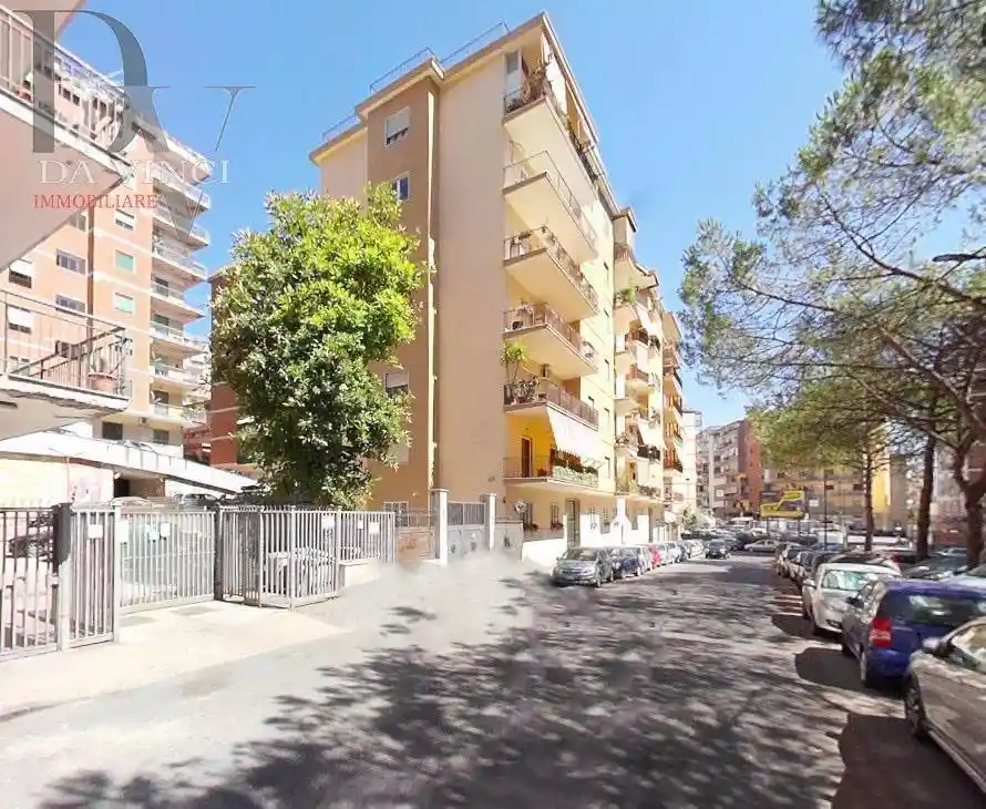 Appartamento in vendita a Napoli