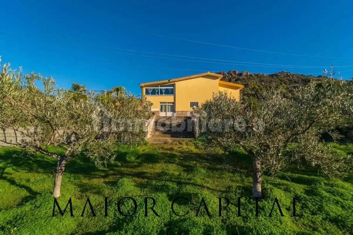 Villa in vendita a Posada