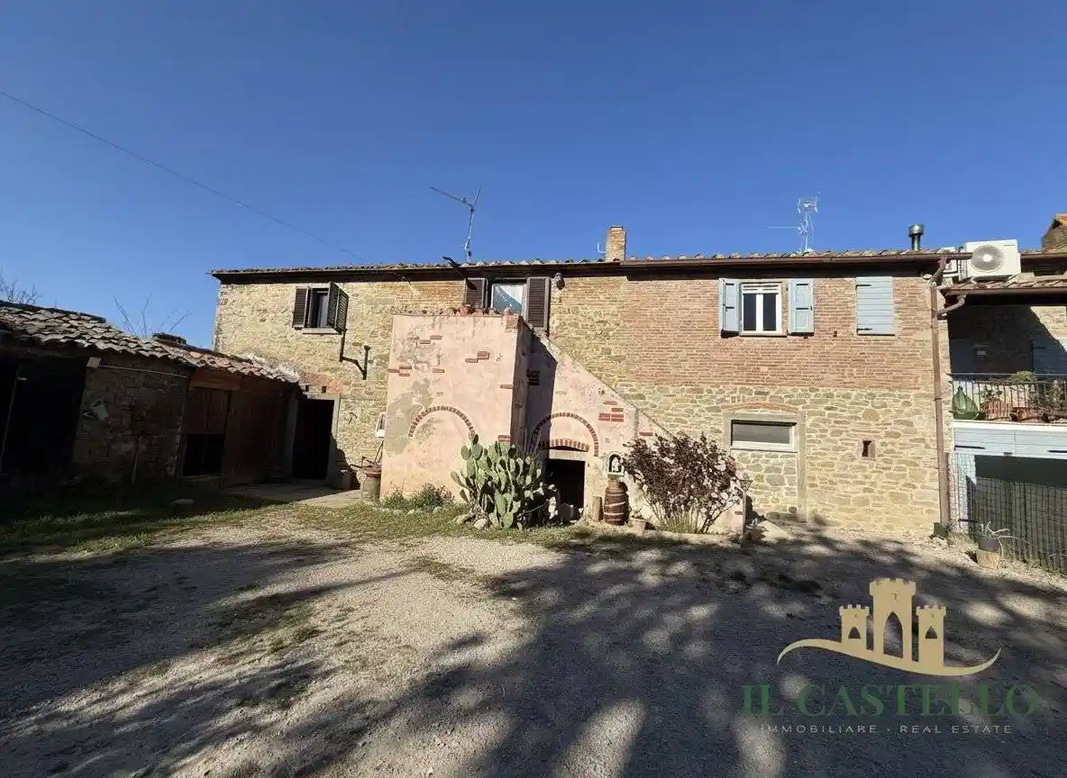 Casa indipendente in vendita a Cortona