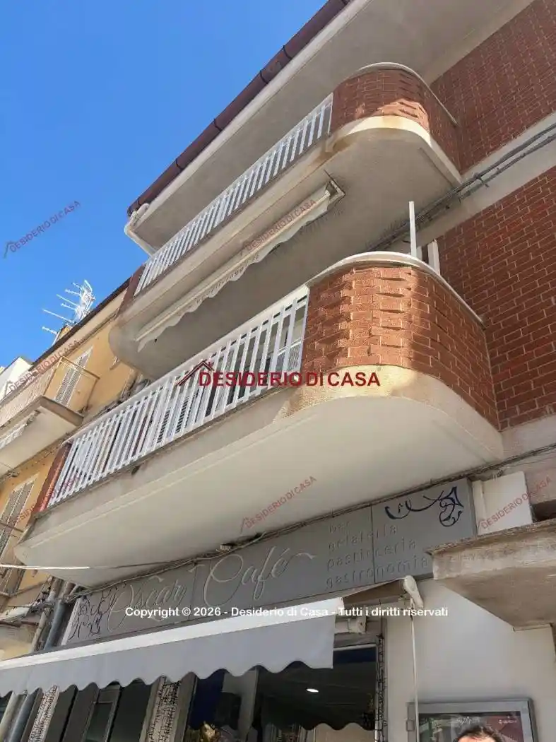 Appartamento in vendita a Campofelice di Roccella