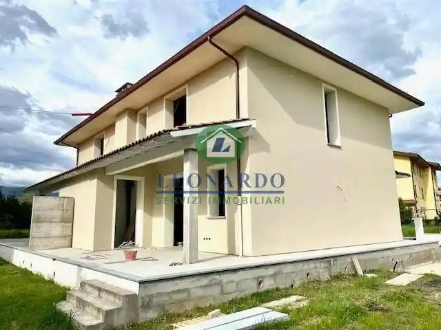 Villetta a schiera in vendita a Massa e Cozzile