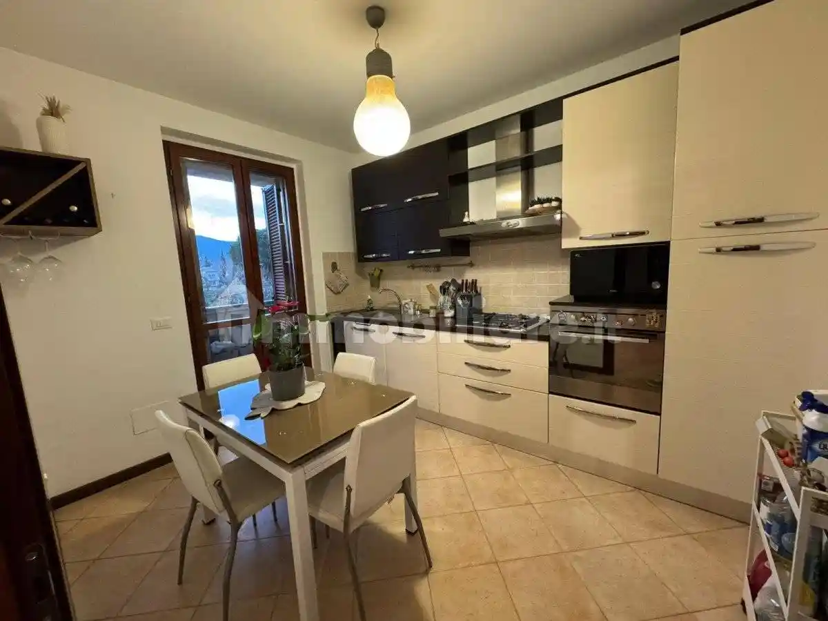 Appartamento in vendita a Cascina