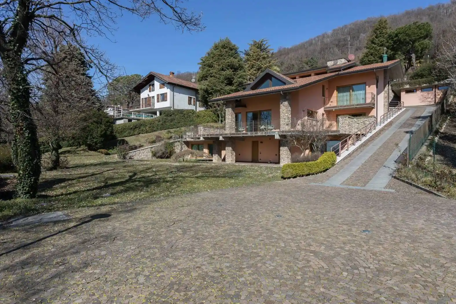 Villa in vendita a Grumello del Monte