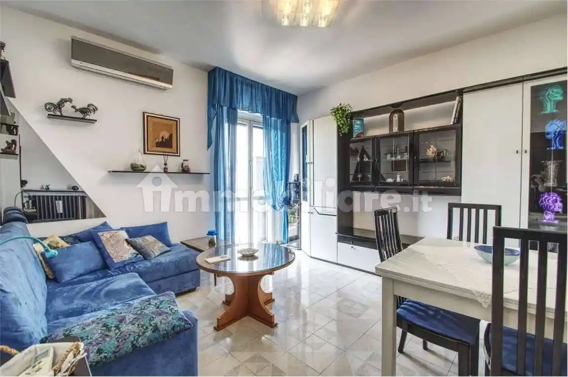 Appartamento in vendita a Rovello Porro