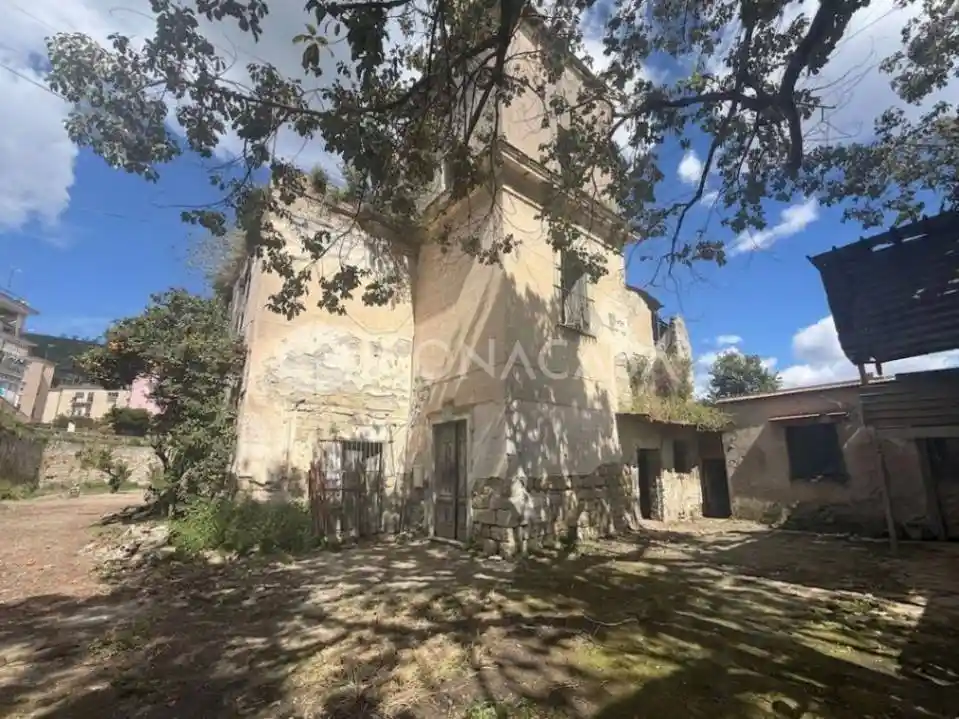 Rustico - Casale in vendita a Pozzuoli