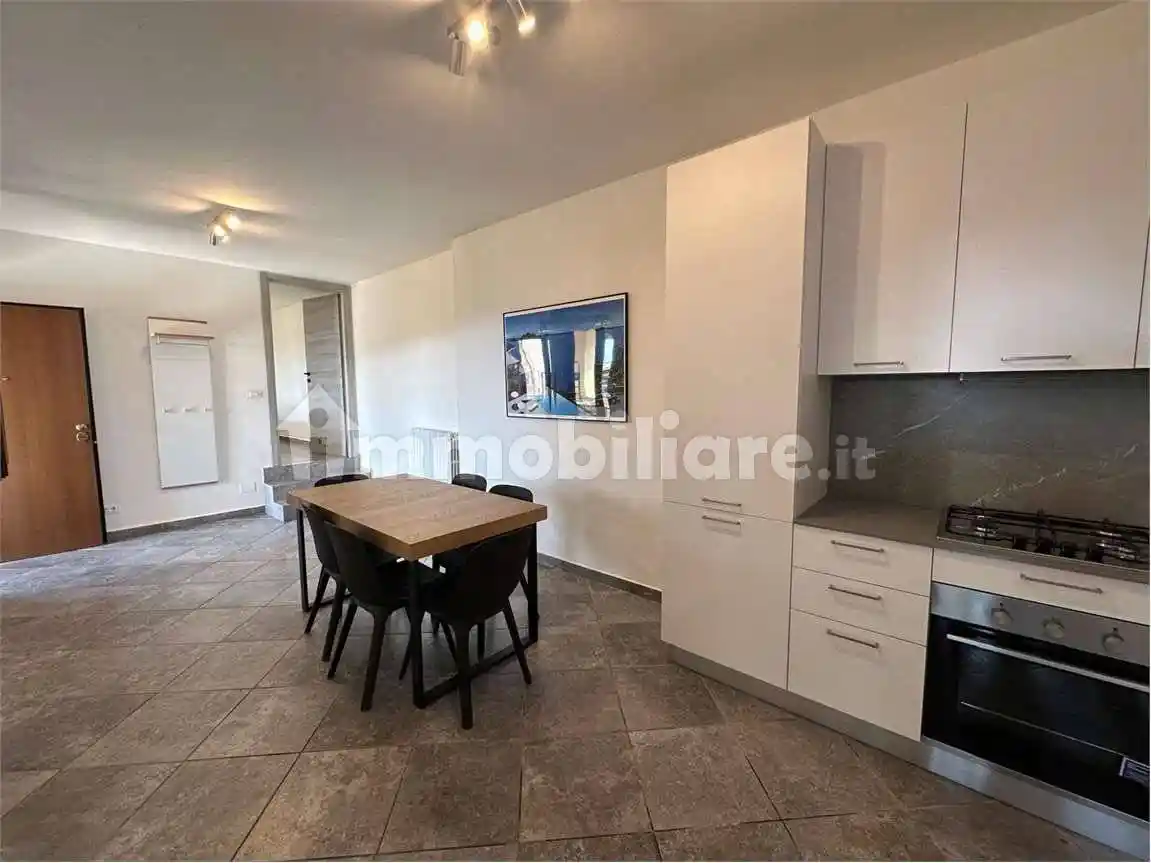 Appartamento in affitto a Sesto Calende