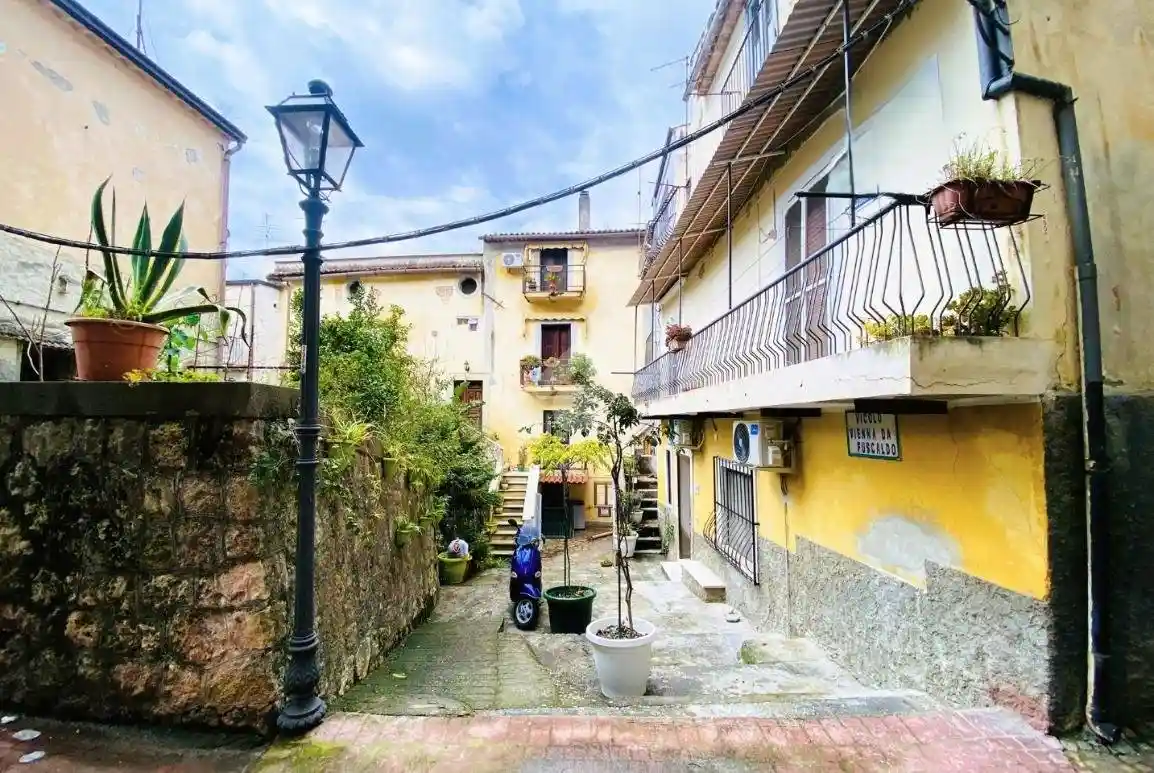 Appartamento in vendita a Paola