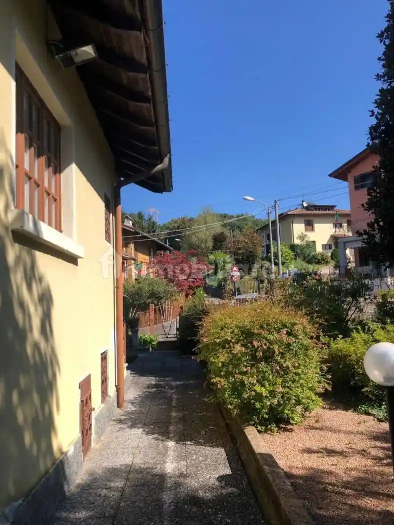 Villa in vendita a Valganna