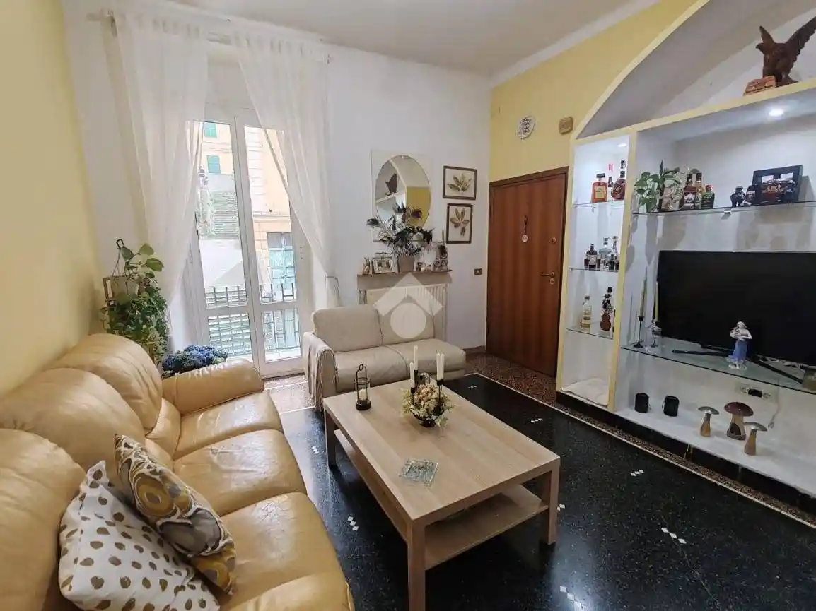 Appartamento in vendita a Genova