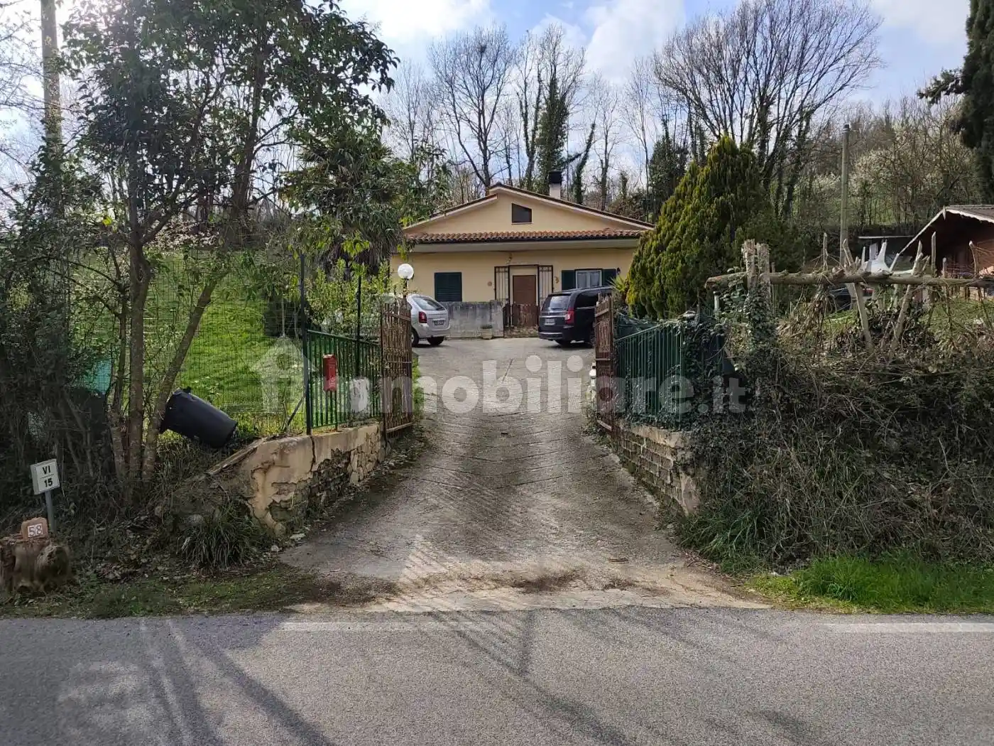 Villa in vendita a Rocca Sinibalda