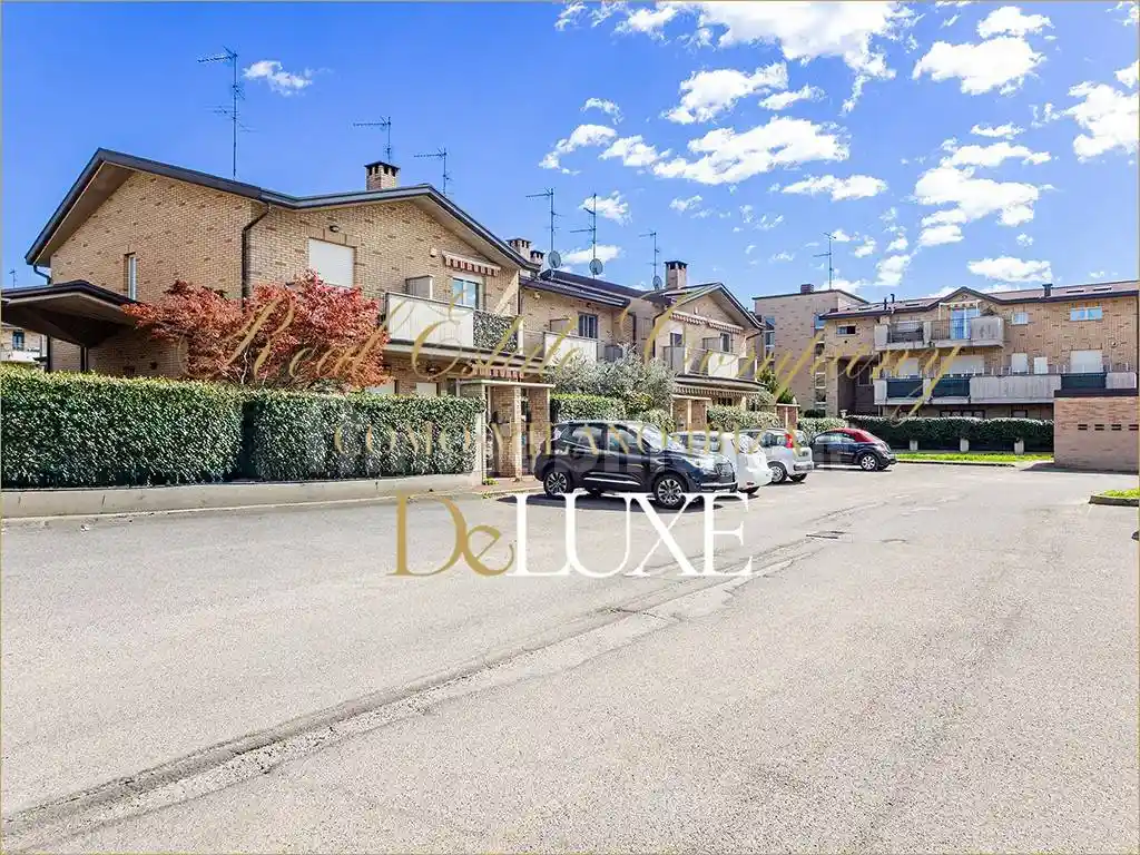 Villa in vendita a Caronno Pertusella