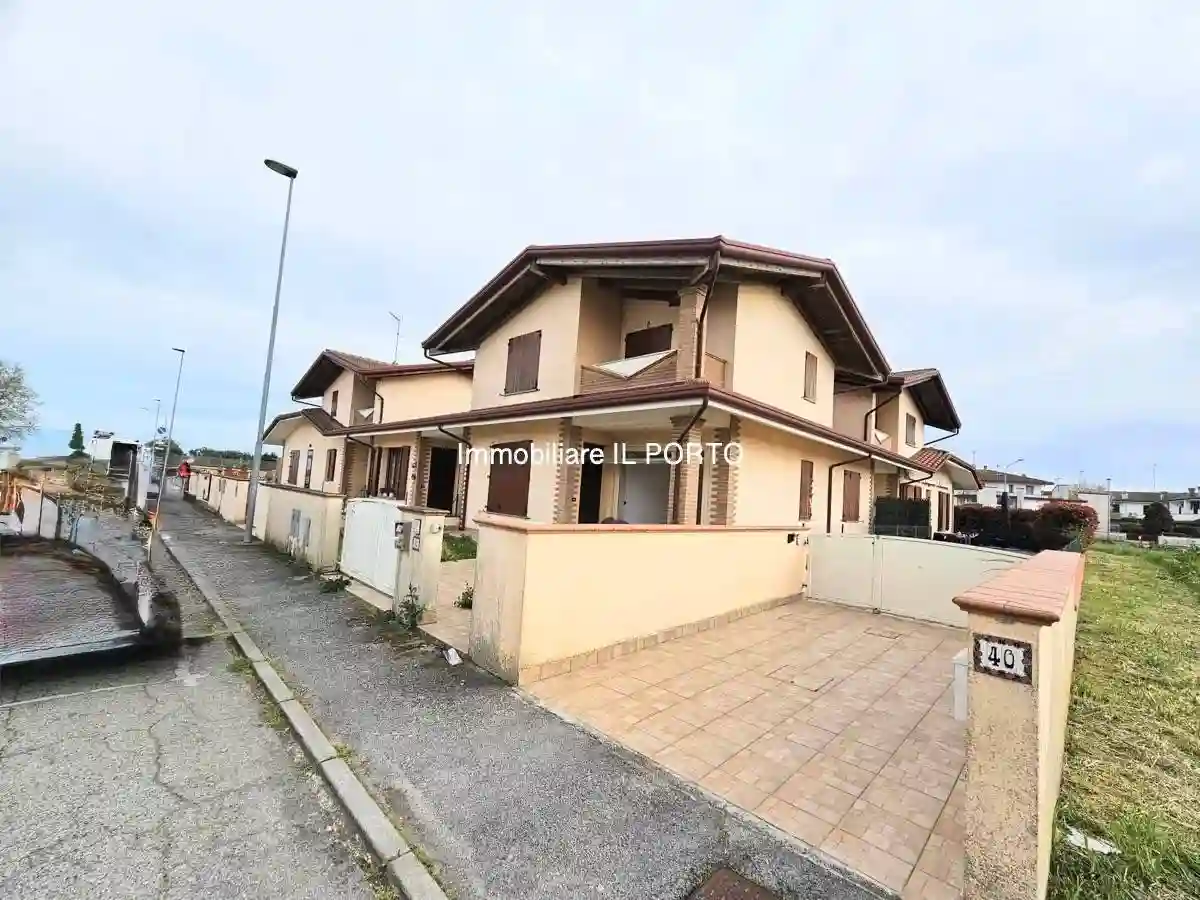 Villetta a schiera - foto 2