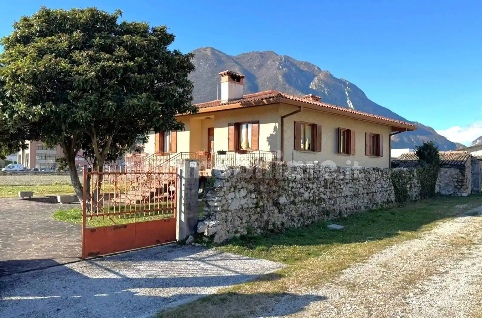 Villa in vendita a Gemona del Friuli