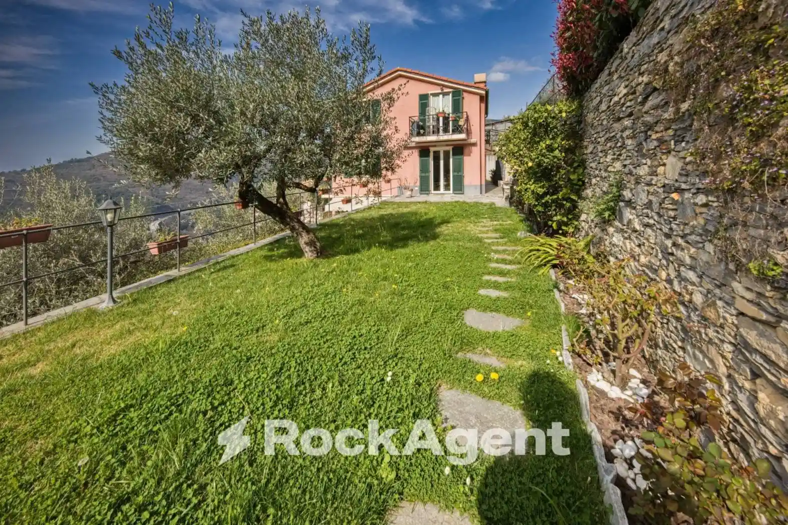 Appartamento in vendita a Sori