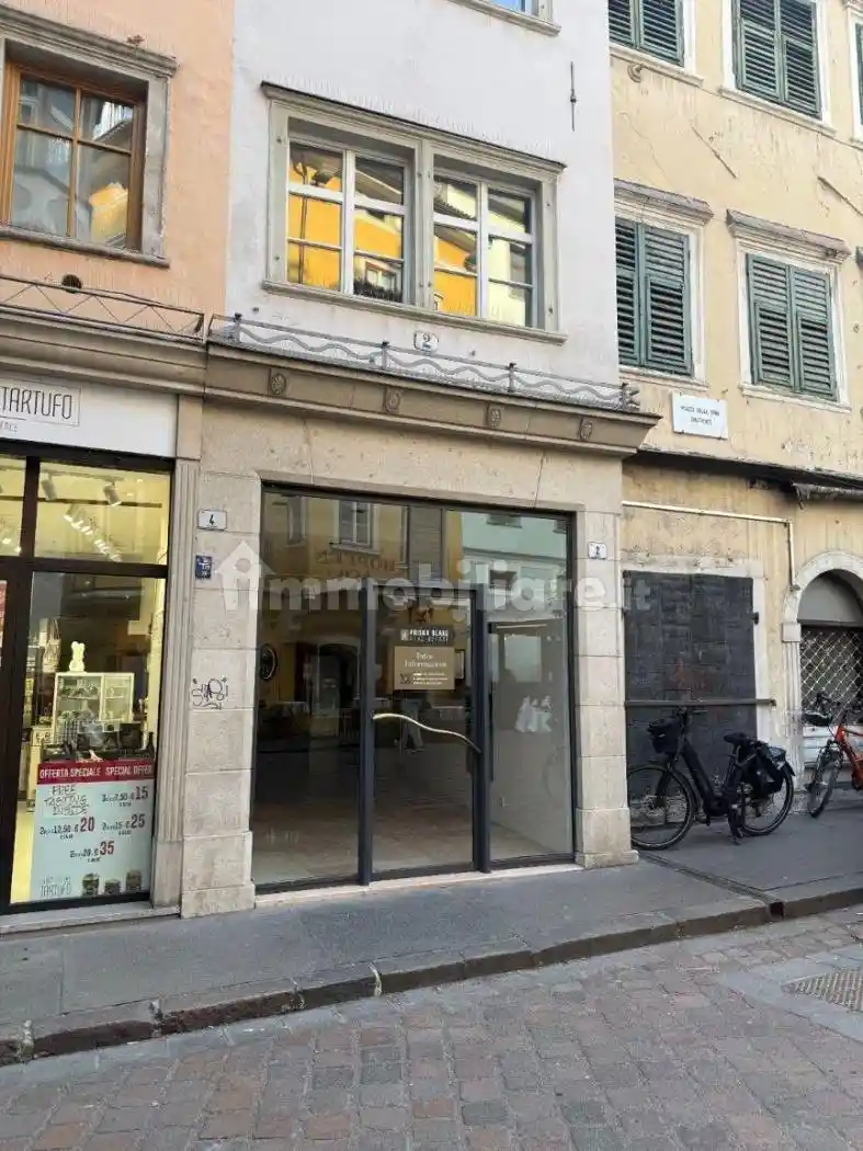 Palazzo - Edificio in vendita a Bolzano