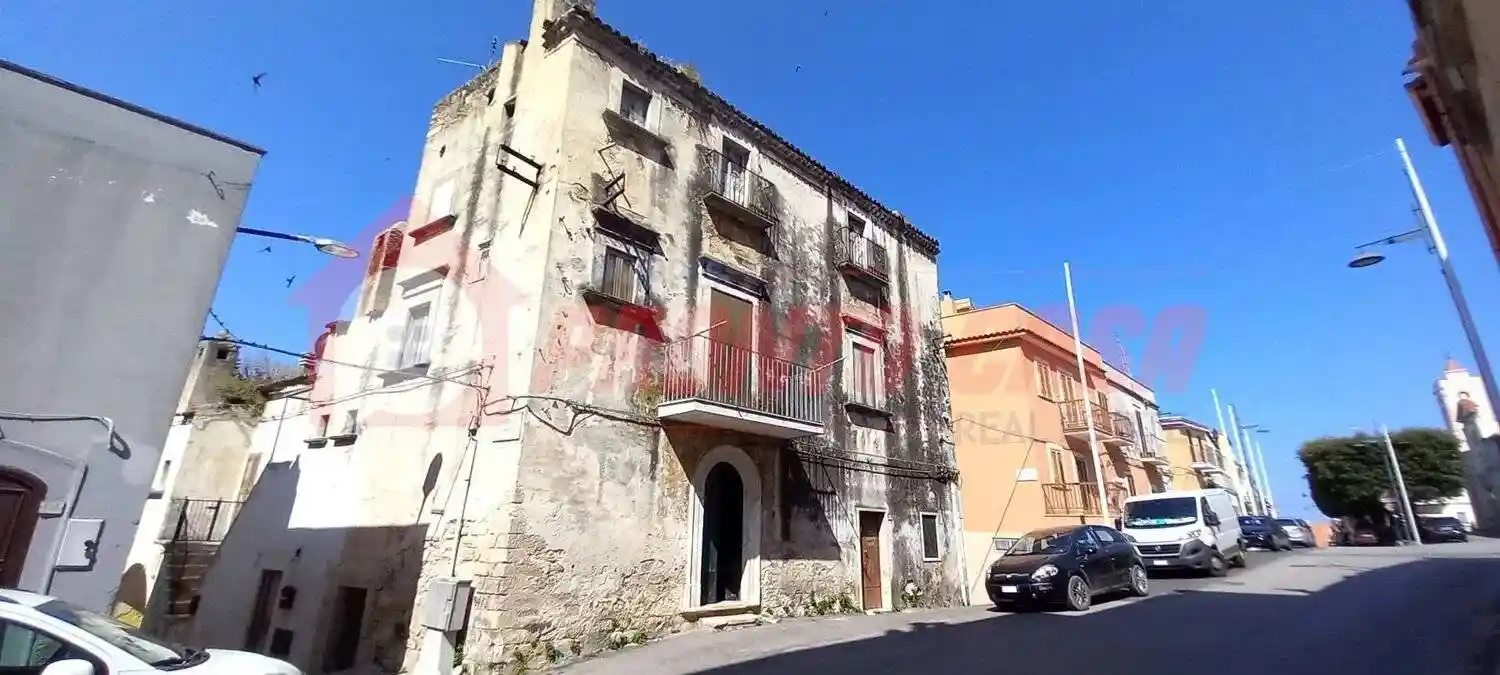 Palazzo - Edificio in vendita a Vico del Gargano