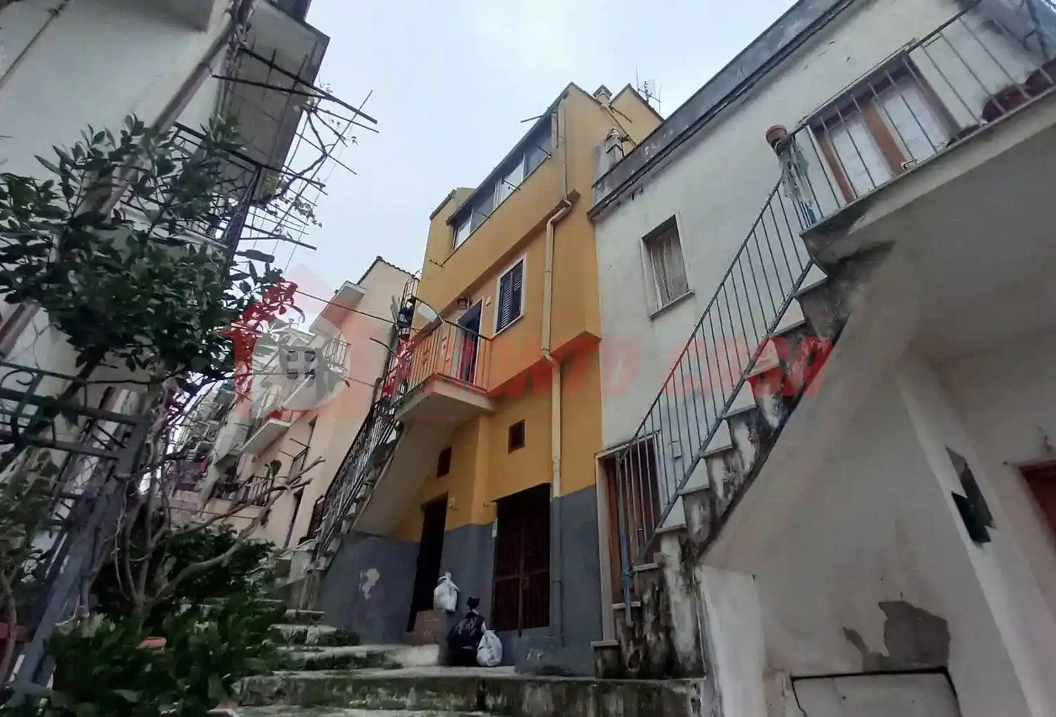Palazzo - Edificio in vendita a Ischitella