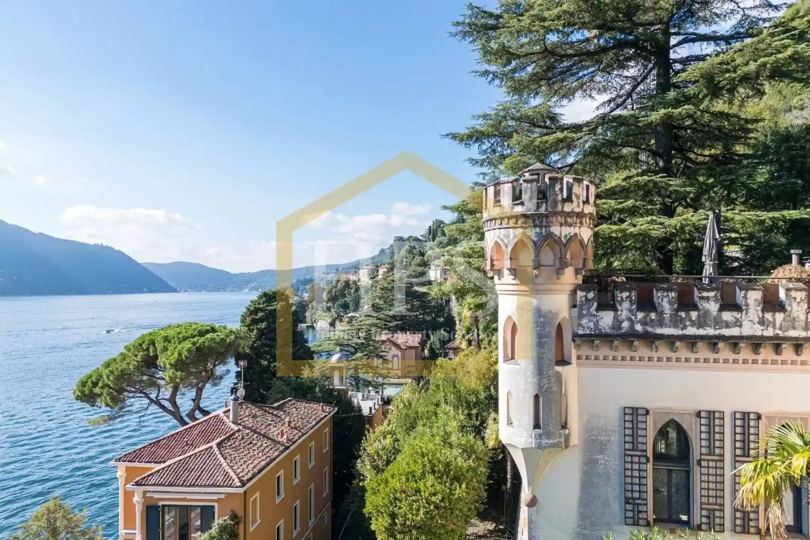Villa in vendita a Carate Urio