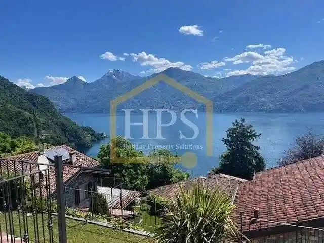 Villa in vendita a Plesio