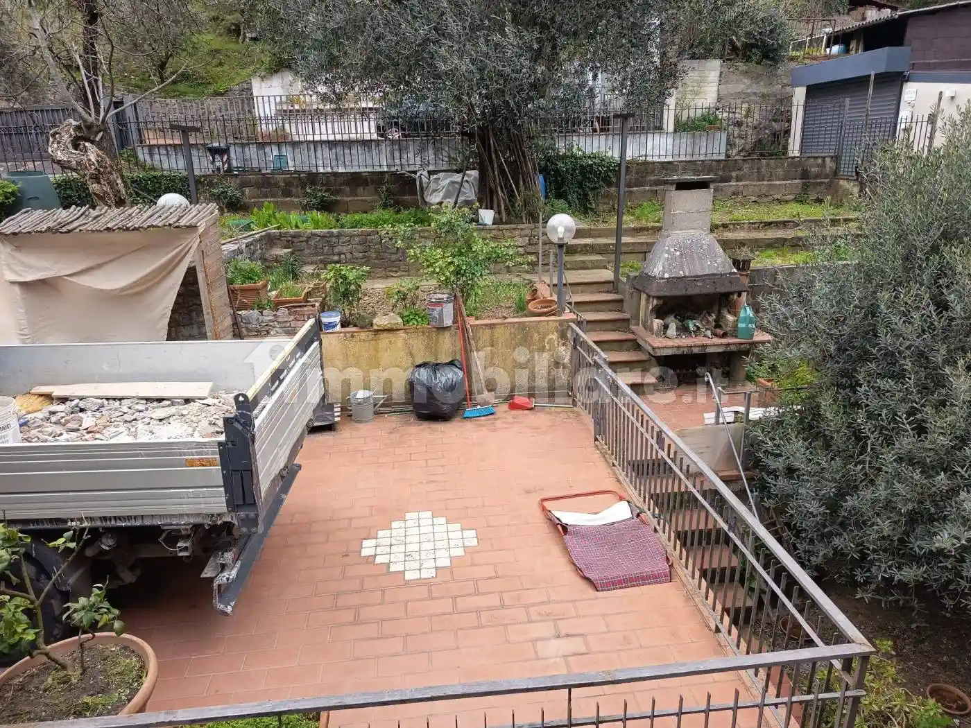 Casa indipendente in vendita a Prato