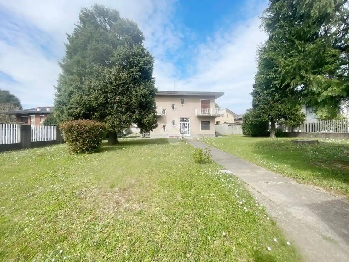 Villa in vendita a Gerenzano