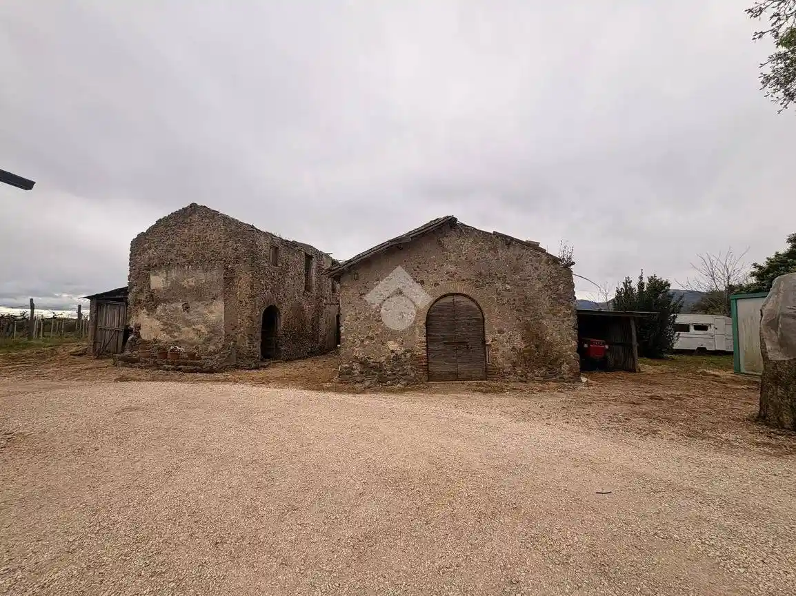 Rustico - Casale in vendita a Lariano