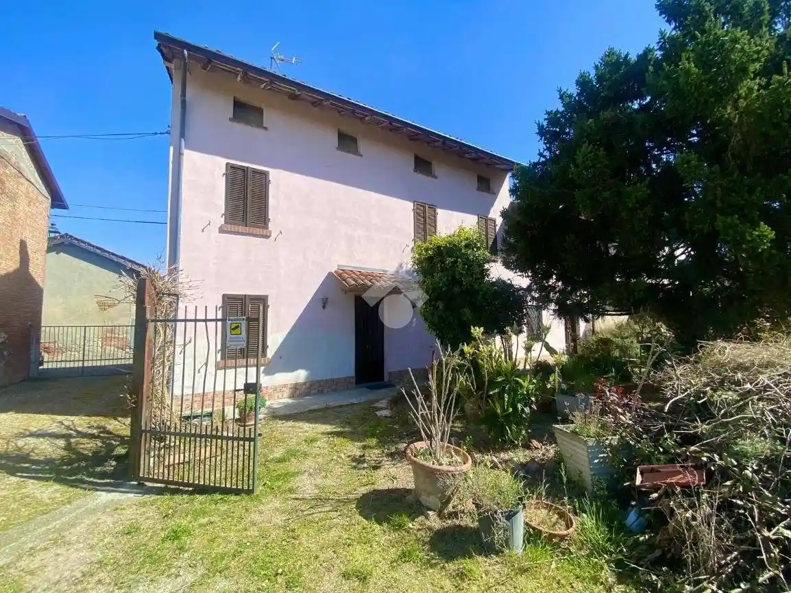 Casa indipendente in vendita a Alluvioni Piovera