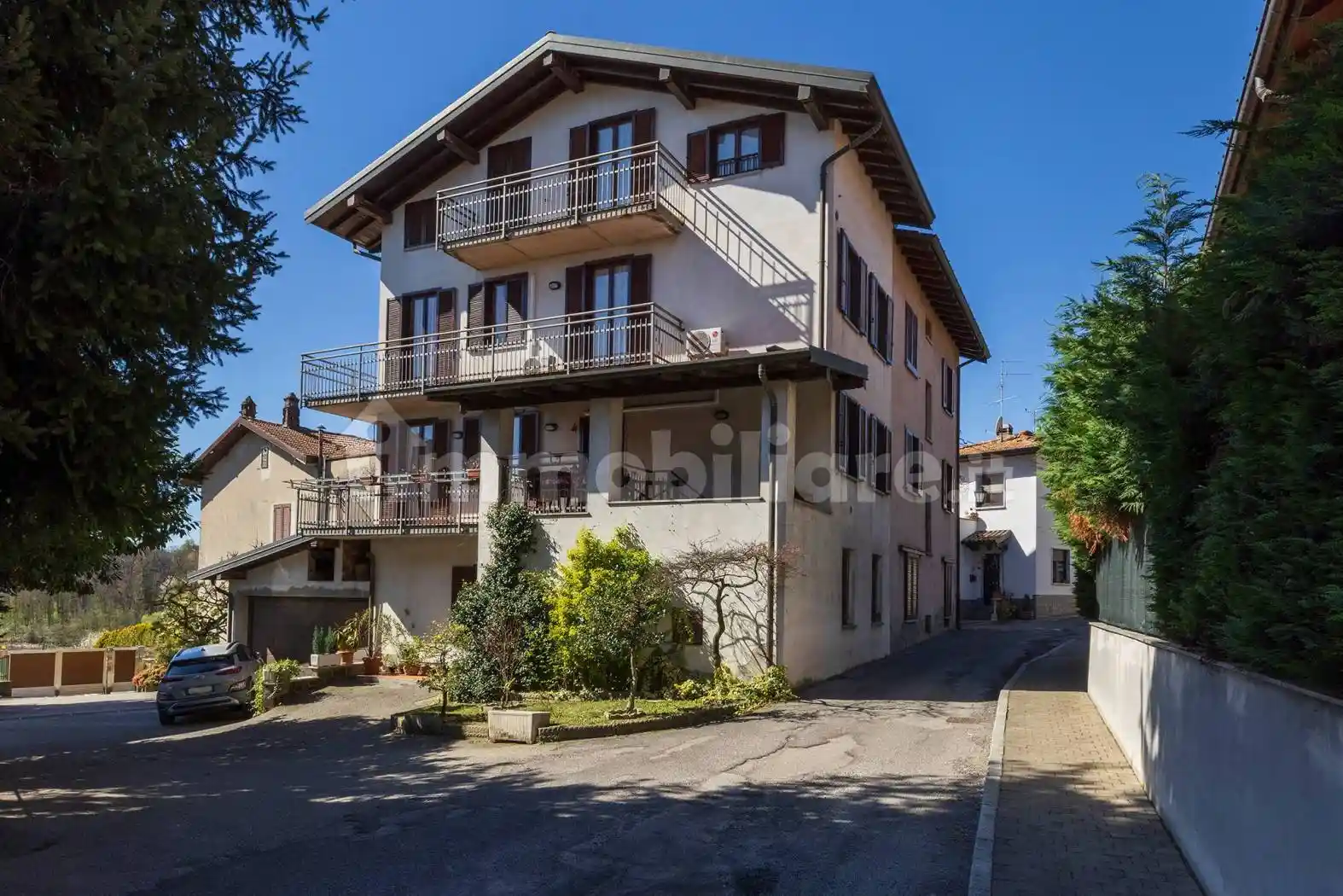 Casa indipendente in vendita a Gazzada Schianno