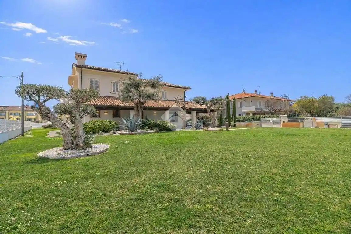 Villa in vendita a Cesenatico