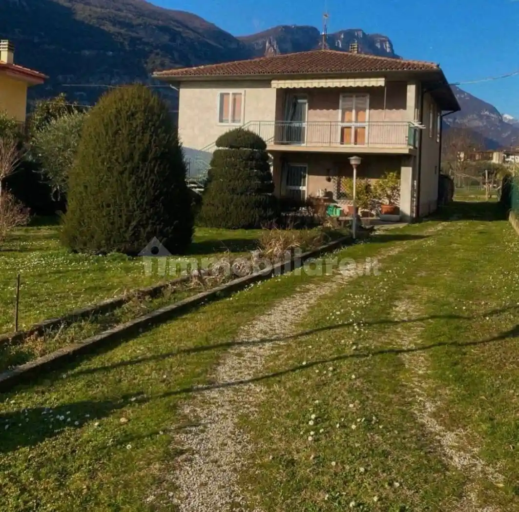 Villa in vendita a Dolcè