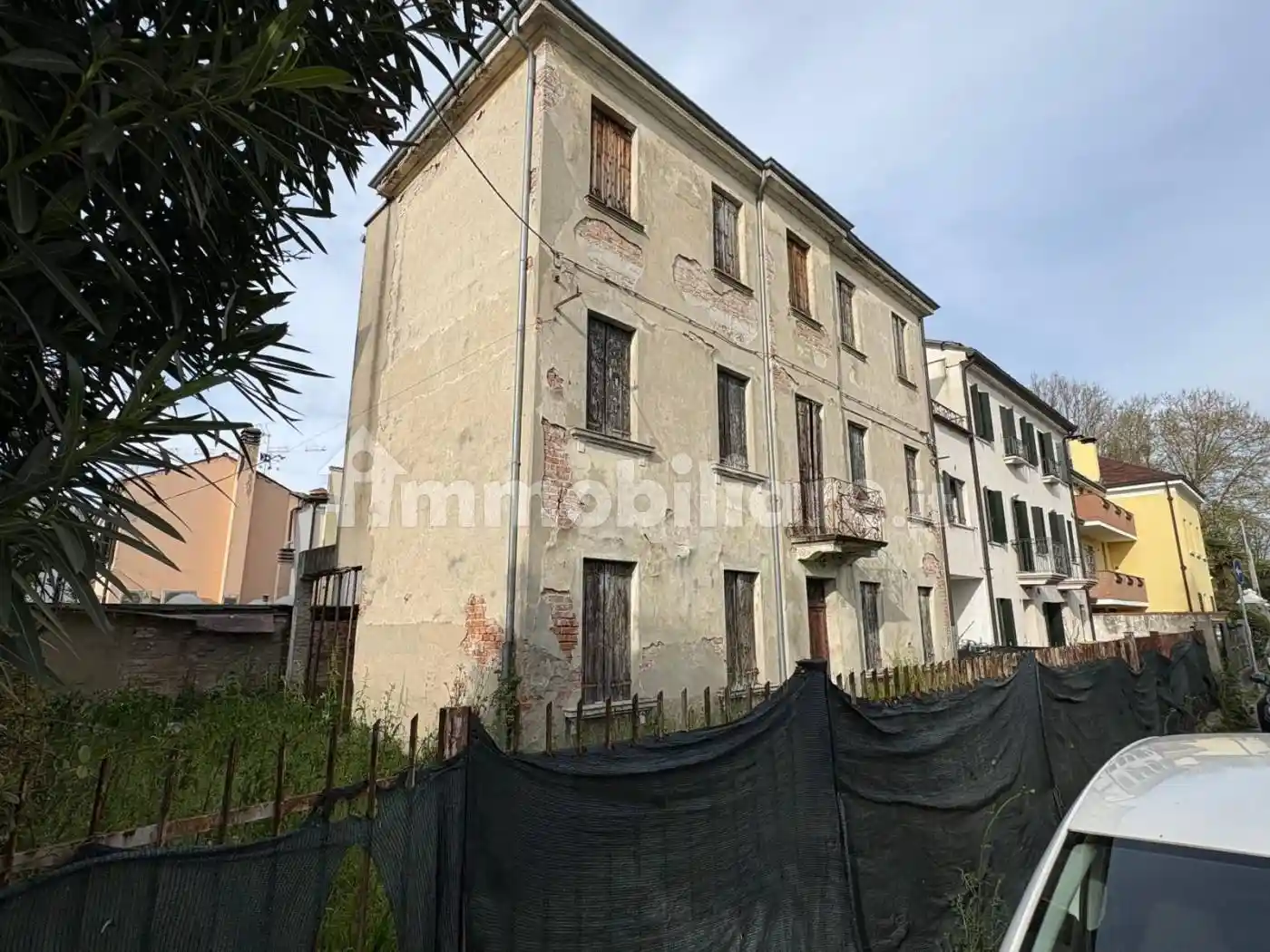 Palazzo - Edificio in vendita a Padova