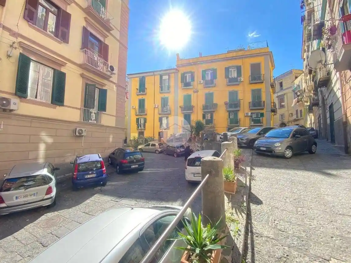 Appartamento in vendita a Napoli