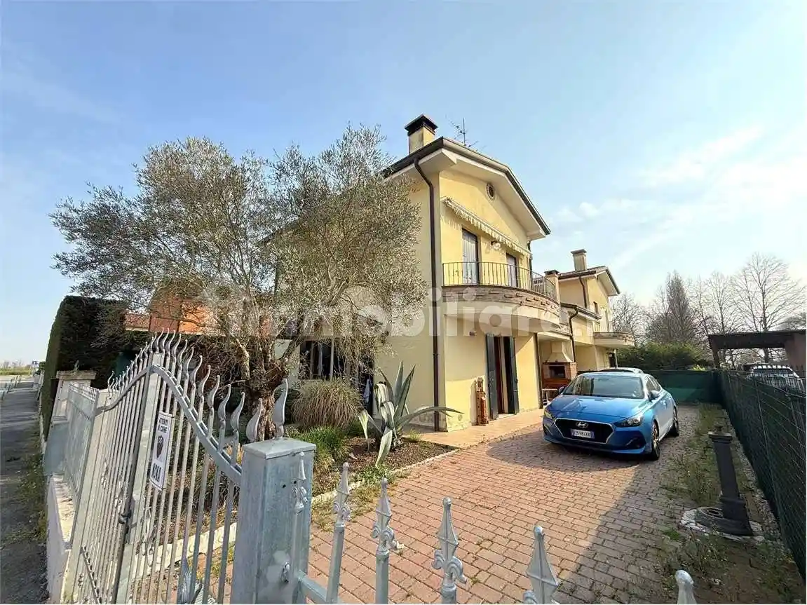 Villa in vendita a Correzzola