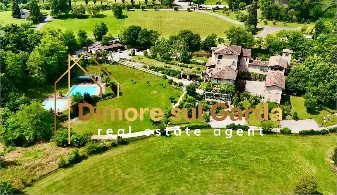 Casa indipendente in vendita a Desenzano del Garda