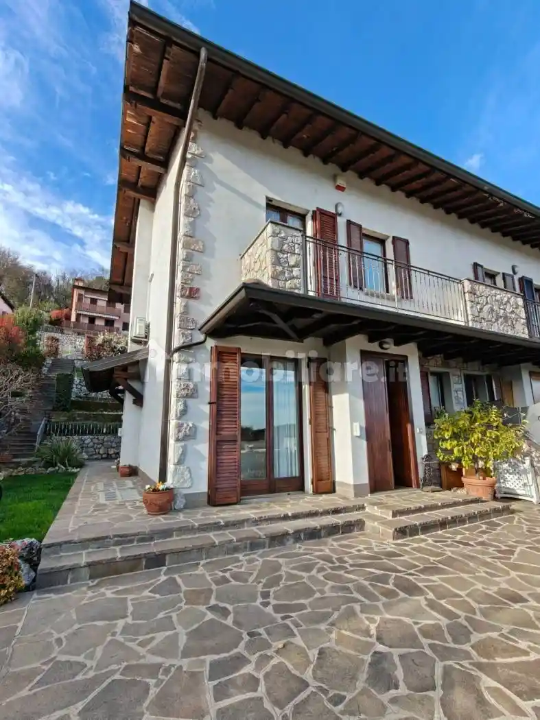 Villa in vendita a Almenno San Bartolomeo