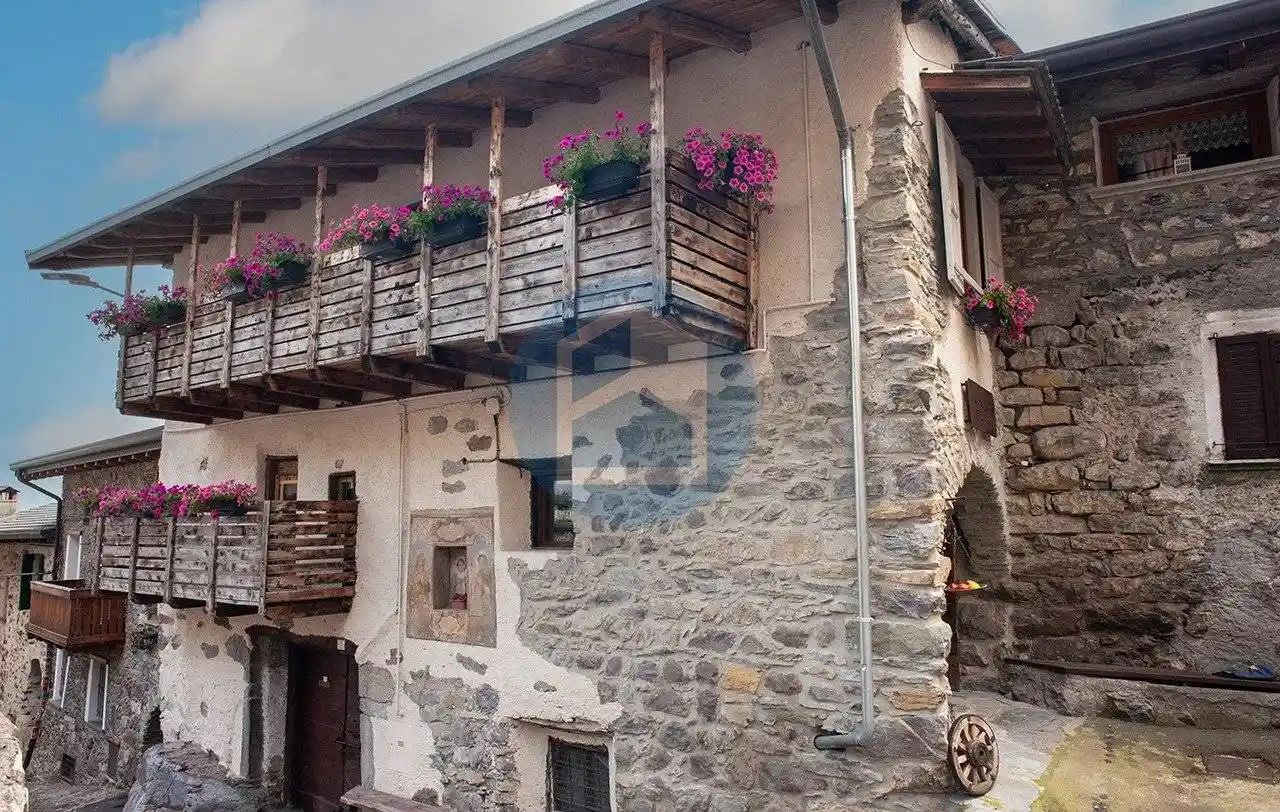 Casa indipendente in vendita a Capo di Ponte