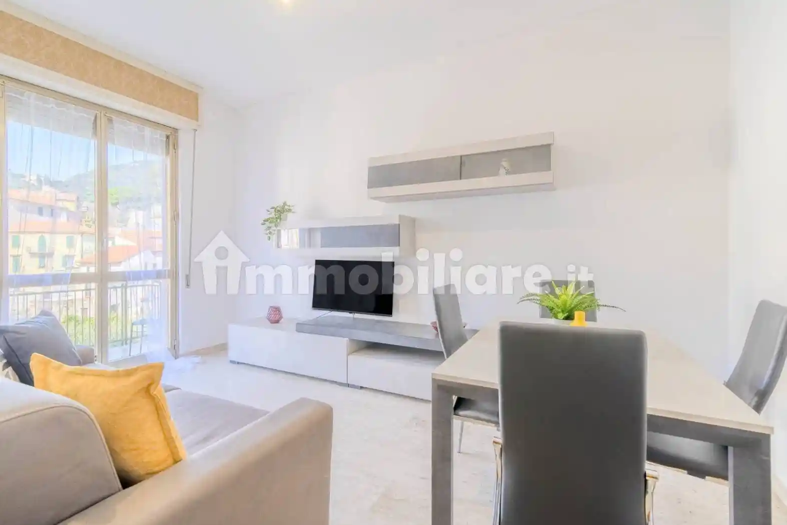 Appartamento in vendita a Finale Ligure