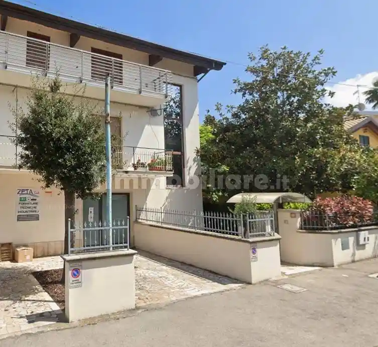 Palazzo - Edificio in vendita a Montesilvano