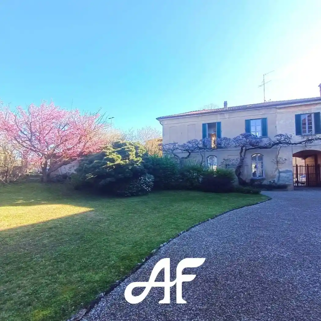 Casa indipendente in affitto a Triuggio